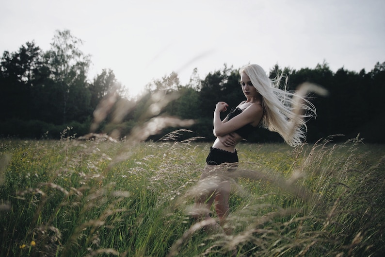 Organic, sustainable, sexy black linen underwear set with knickers panties, linen hipster briefs and bralette bra. This linen lingerie is natural, comfortable, soft and pure. These undies are a conscious, healthy choice for your body and environment.