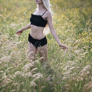 Organic, sustainable, sexy black linen underwear set with knickers panties, linen hipster briefs and bralette bra. This linen lingerie is natural, comfortable, soft and pure. These undies are a conscious, healthy choice for your body and environment.