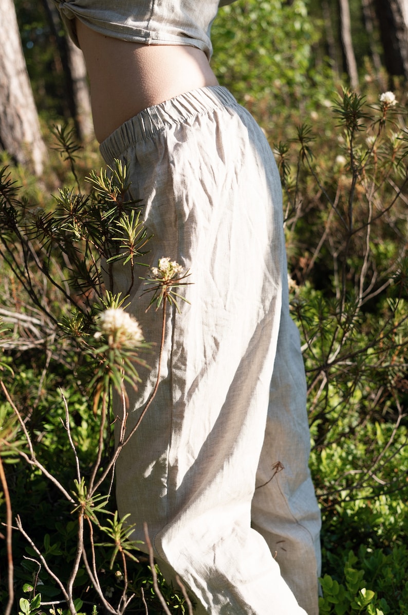 Organic, sustainable beige linen pants that can be worn as a loungewear, pajamas or sweatpants. These pants are natural, comfortable, soft and pure. These pants are a conscious and healthy choice for your body and environment. Handmade in the North.