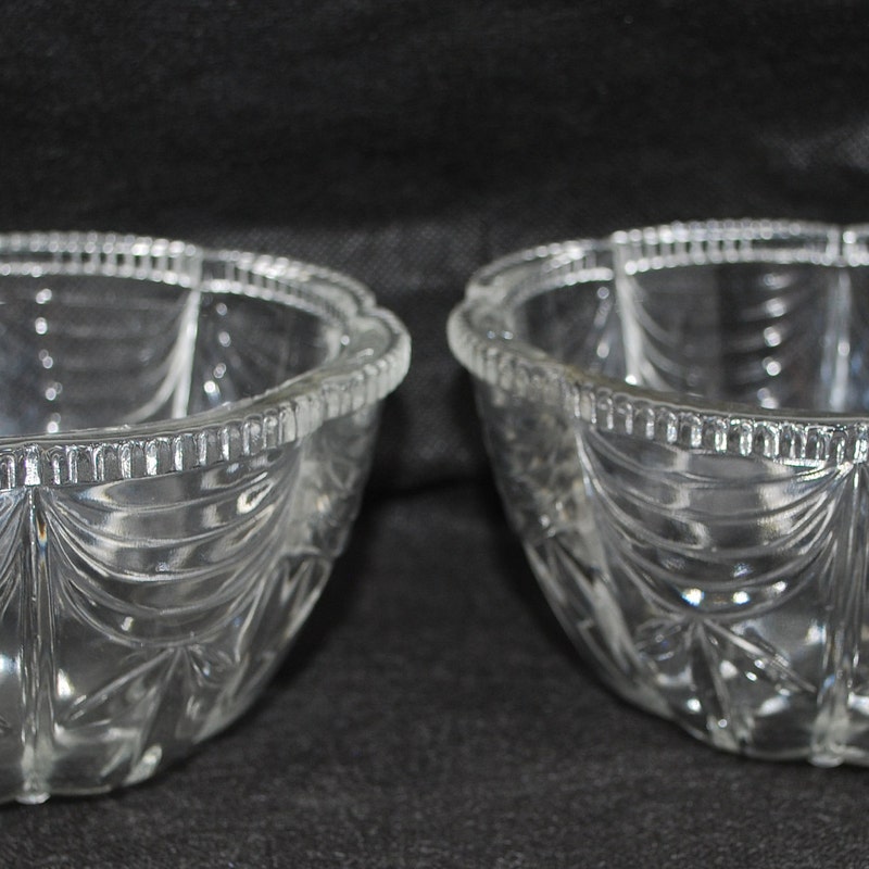 Assiettes Vintage Kig Indonesia En Verre à Pois - Rare, Couleur Verte, Occasion Avec Légères Traces D'usage