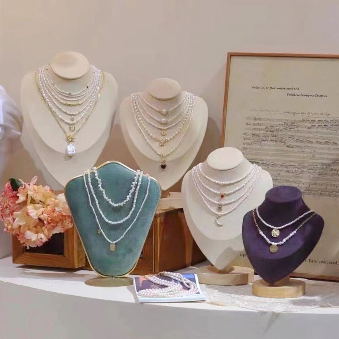 Retro Necklace Display Bust, Jewelry Display Stand, Jewelry Display Set