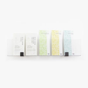 Porta-brochuras de acrílico minimalista para organização e decoração de escritório / Porta-cartas / Prateleira de exposição / Decoração de escritório