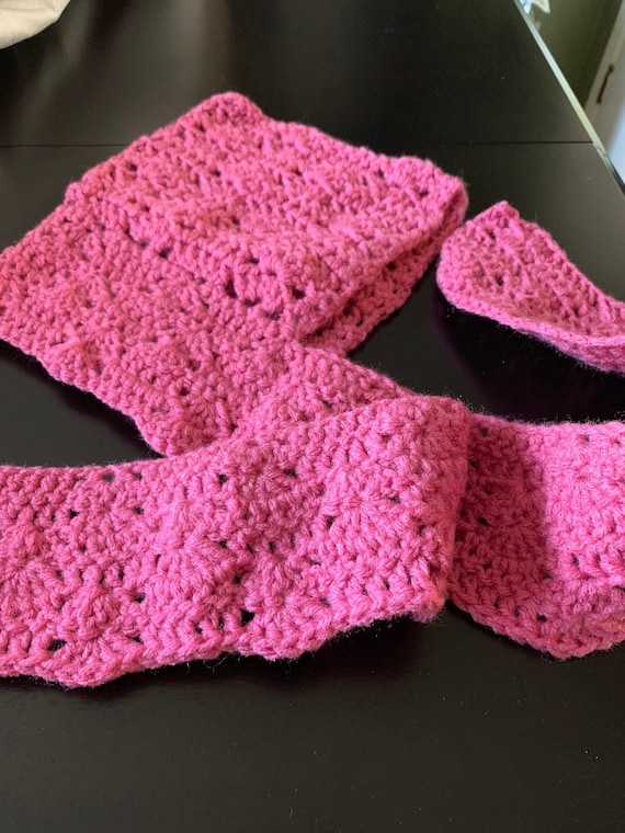 girls hat with scarf attached