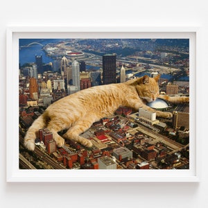 Pittsburgh Cat Print, Pittsburgh Housewarming, oranje katteneigenaar, cadeau kattenliefhebber, PGH-print, surrealistische kunst, kattendecor, uniek cadeau, kattenpersoon
