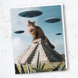 Tarjeta de gato OVNI, tarjeta de felicitación de gato espacial alienígena, Chichén Itzá, nave espacial, tarjeta de amante del espacio, tarjeta de persona de gato, tarjeta de gatito