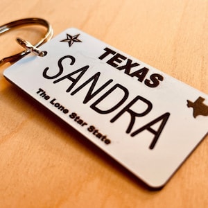 Gepersonaliseerde gegraveerde Texas kenteken replica sleutelhanger - sleutelhanger - sleutelhanger - elke naam op bestelling gemaakt