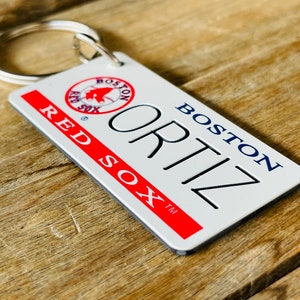 Llavero grabado personalizado de los Boston Red Sox - Llavero - Etiqueta de llave - Cualquier nombre hecho a pedido