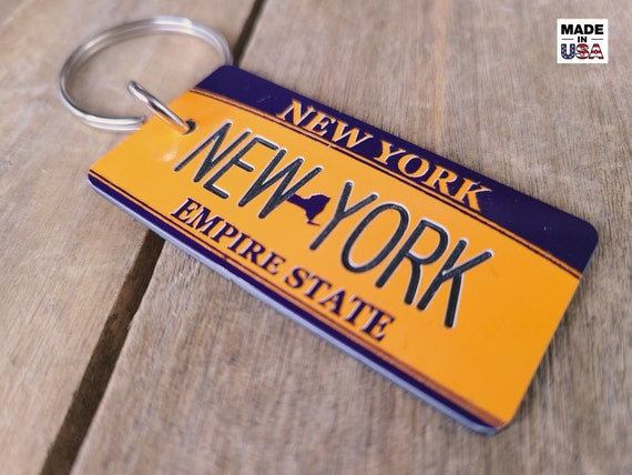 Брелок нью йорк. York key. Брелок для ключей new york. York key. York key.