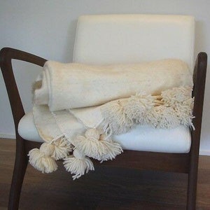 Wool Moroccan Pompom Blanket, pompom blanket, throw blanket, ivory pompoms blanket, bedroom blanket, moroccan throw blanket, pompom blanket
