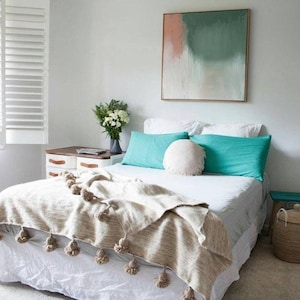 Moroccan Pom Pom blanket and throw cotton blanket Bohemian blanket Berber blanket Hand woven Handmade blanket Bedspread Bed cover, Wolldecke