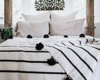 Moroccan Pompom Blanket, Moroccan Blanket, Moroccan Throw Blanket, Pom Poms, Boho Blanket, Bed Cover, Moroccan Pom Pom Throw Blanket
