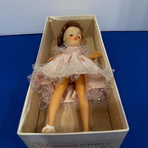 Vintage Horsman Twist-Waist Cindy Doll 10.5 Inch Fashion Doll (Style 116) 1950s image 17
