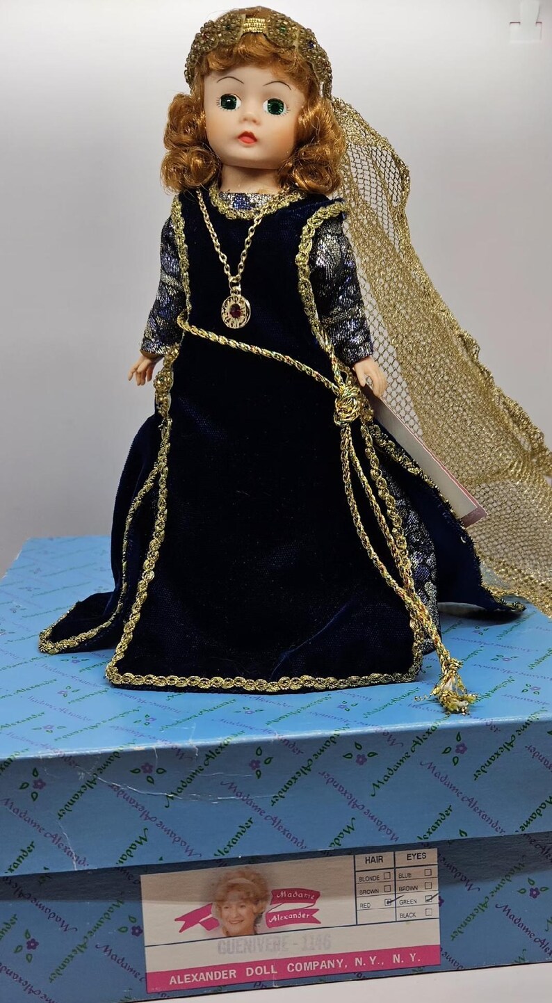 Madame Alexander Guinevere Doll 10" Camelot Series Vintage Queen with Box, Veil & Crown image 2