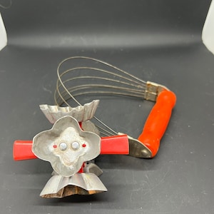 Vintage 1940’s Red Handle Wire Androck Pastry Blender and 1950’s Red Handle Aluminum Rolling Cookie Cutter