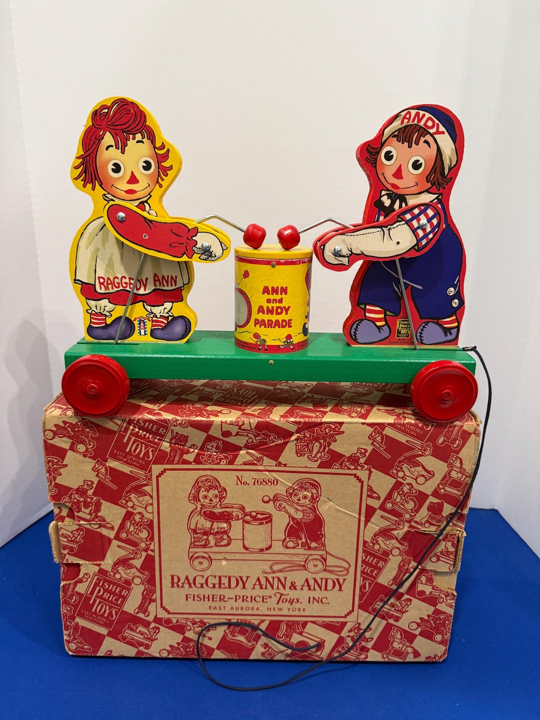 Vintage Fisher-price Raggedy Ann Andy Parade Pull Toy (1997), Box