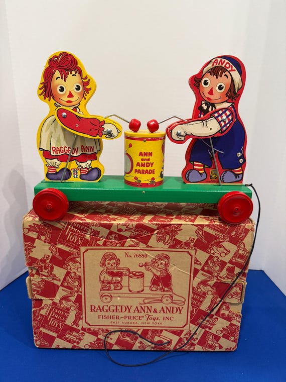 Vintage Fisher-price Raggedy Ann Andy Parade Pull Toy (1997), Box