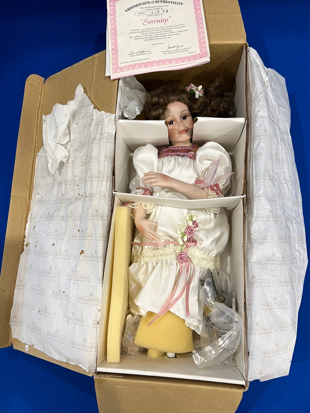 アンティーク 人形  Ashton-Drake Galleries New Vintage Ashton-drake Galleries Porcelain Serenity Doll