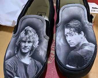 Custom Point Break Inspiré Black Slip On Black Monochrome Vans (Keanu Reeves / Patrick Swayze)