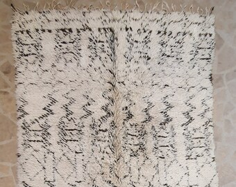 Authentic Moroccan vintage Beni Ourain berber diamonds, 5'7'' X 9'4'' boho wool rug