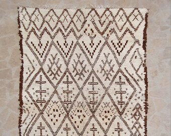 Large Vintage Beni Ourain Rug: Moroccan Berber Wool Boho Rug (5'3'' X 10'3'')