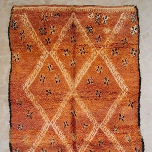 Vintage Berber Wool Rug: Moroccan Boho Handmade Carpet (6&#39;4&#39;&#39; X 9&#39;8&#39;&#39;)