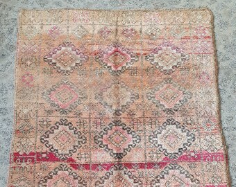 Handmade Wool Berber Rug: Moroccan Boho Decor (6'2'' X 9'7'')