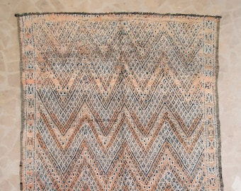 Vintage Berber Wool Rug: Handmade Moroccan Boho Rug (6'7'' X 8'0'')