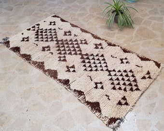 Vintage small berber tribal Moroccan rug, 2'5'' X 5'9'' rug, Moroccan rug small, tapis marocain, Marokkanischer Teppich, Alfombra