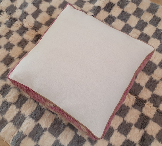 ヴィンテージ ベルベルラグ フロアピロー：24インチ スクエア モロッコ