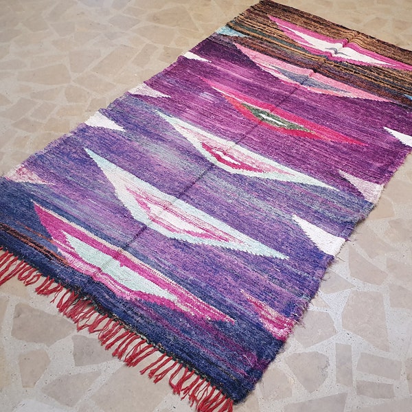 Moroccan purple Kilim boucherouite berber boho rug, 4'5'' X 8'1" rug, boho rug, berber rug, morocco rug, Marokko Teppich