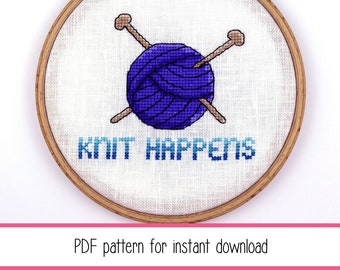 Pelote de laine et aiguilles à tricoter avec motif de point de croix 'Knit Happens' (téléchargement PDF instantané)
