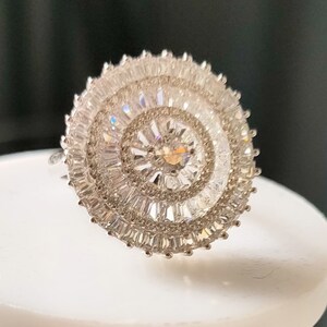 Anillo - Anillo con racimo de circonitas cúbicas en plata de ley con revestimiento de rodio (talla N) 4,710 ct. ENVÍO GRATIS