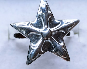 Star/Heart Band in Sterling Silver Ring (Size Available).  FREE POSTAGE