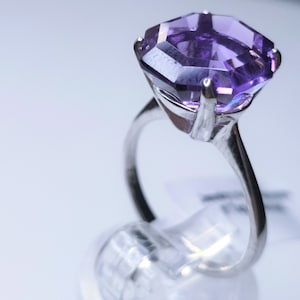 Ring - Amethyst Solitaire Ring (Size L) in Rhodium Overlay Sterling Silver.  6.550Ct. FREE POSTAGE