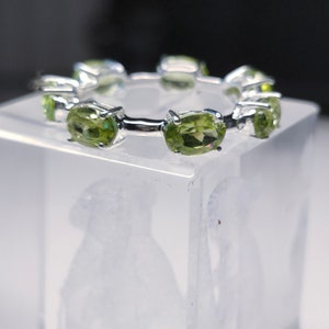 Ring - Peridot Ring (Size P) in Sterling Silver 3.000Ct.   FREE POSTAGE