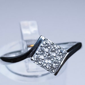Ring - SWAROVSKI Zirconia Ring in Sterling Silver (Size P).  FREE POSTAGE