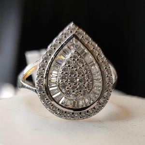 Anillo - Anillo de lágrima de circonita cúbica (blanca) en plata de ley de 2,360 ct. (talla K y S) ENVÍO GRATIS