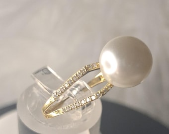 Simulated Pearl & Diamond Ring (Size R) Yellow Gold Overlay Sterling Silver.  3.750Ct.