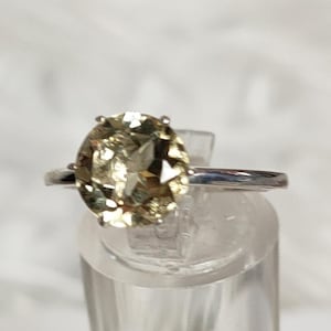 Anillo - Anillo de Cuarzo (Limón) Plata de Ley 2,330 Ct. (Talla Disponible) ENVÍO GRATIS