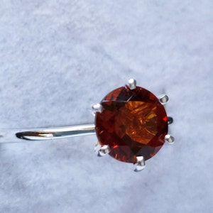Anillo - Solitario de Citrino Cereza (1.030 ct.) (Talla Q) en Plata de Ley. ENVÍO GRATUITO.