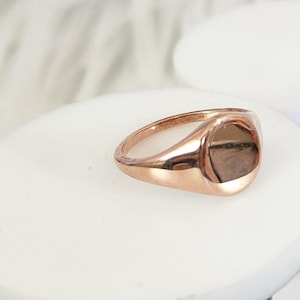 Anillo - Anillo de sello (para damas) en banda de plata esterlina con revestimiento RG (tamaño disponible) ENVÍO GRATIS
