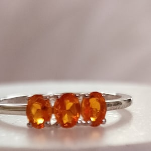 Anillo - Anillo de 3 piedras de ópalo (fuego) en plata de ley de 0,363 ct. (talla M) ENVÍO GRATIS