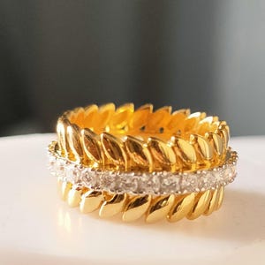 Anillo - Banda de Moissanita en Oro Amarillo de 18 K Chapado en Plata de Ley (Talla: L) 0,930 Ct. ENVÍO GRATIS