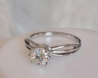 Moissanite Solitaire Ring in Platinum Overlay Sterling Silver (Size: M) FREE POSTAGE