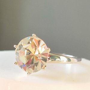 Anillo - Anillo solitario de cristal en plata de ley con revestimiento de platino (talla V) 4,112 ct. ENVÍO GRATIS