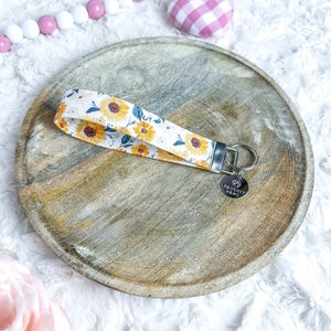 Sunflowers Key fob Wristlet, Sunflower Keychain, Yellow flowers Key fob wristlet, Sunflower Gift, Floral Key Holder - SUMMERTIME