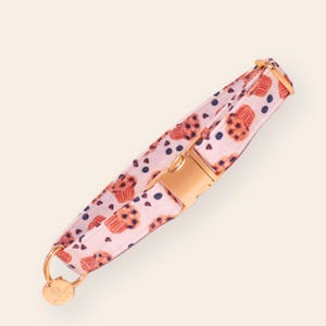 Collier pour chien muffins aux bleuets | Imprimé myrtille | Accessoire fait main pour animal de compagnie | MUFFIN AUX BLEUETS
