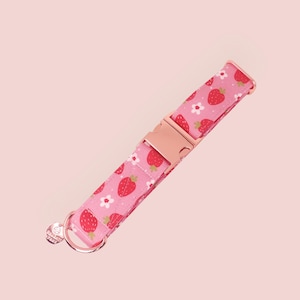 Rosa Erdbeer-Hundehalsband, Sommer-Mädchen-Welpen-Halsband, verstellbares Martingale oder Schnalle, niedliches individuelles Haustier-Halsband | BEERE GLÜCKLICH