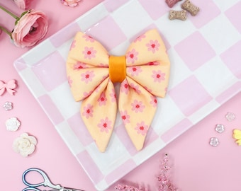 ブラッシュフローラルドッグボウタイ、ソフトイエローハンドメイドセーラーボウ、春ガールドッグボウ、S～XL犬用キュートペットボウ - ブラッシュ＆ゴールド