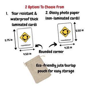 Pu&ograve; includere: Due opzioni per le carte da gioco: carte laminate resistenti allo strappo e impermeabili, o carte in carta fotografica lucida. Entrambi i formati di carte sono di 5,5 pollici per 4,25 pollici con angoli arrotondati. Le carte vengono fornite con una borsa in iuta/juta ecologica per una facile conservazione.
